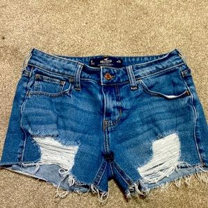 Hollister short size 0 or 24